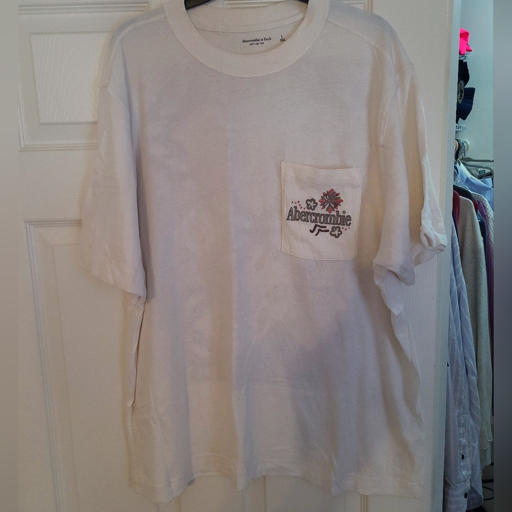 Abercrombie Cream Pattern Tee